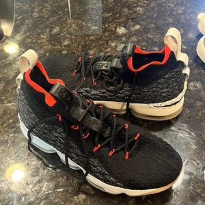 Lebron 15 - Size 13 NEW Black Bright Crimson